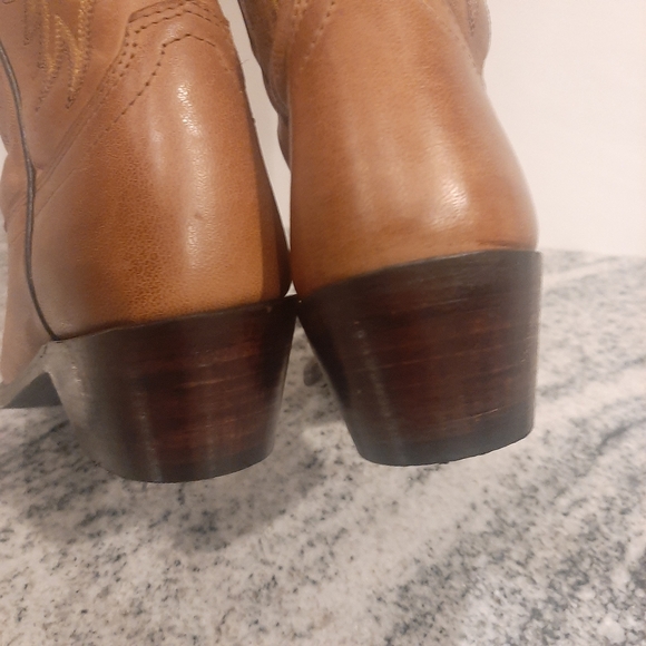 nwot GYPSY ROSE tan and dark brown leather Studded Cowboy boots SIZE 5.5M - Picture 10 of 12